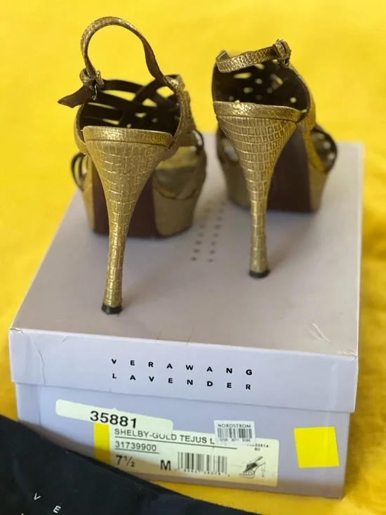 Vera Wang Lavender Label Metallic Gold Woven Platform Sandals - Picture 3 of 3